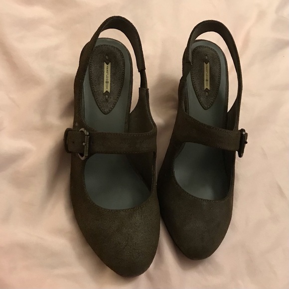 5/25% off - Brown leather strap heels shoes cute beautiful - Picture 5 of 5